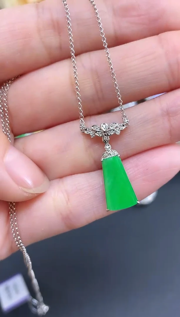 套链18K金镶嵌翡翠66|