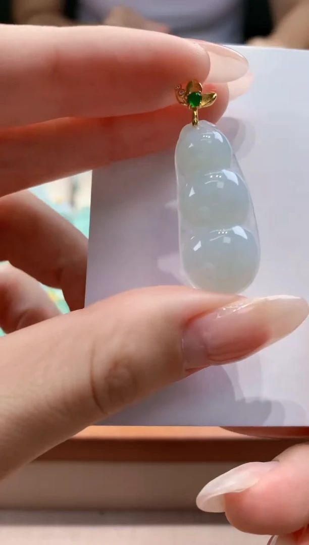 翡翠未镶嵌颈饰天然缅甸a货翡翠