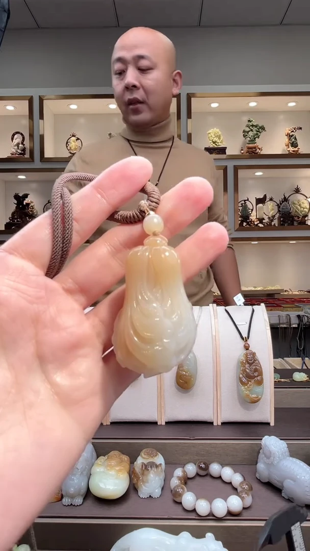 颈饰未镶嵌和田玉苏