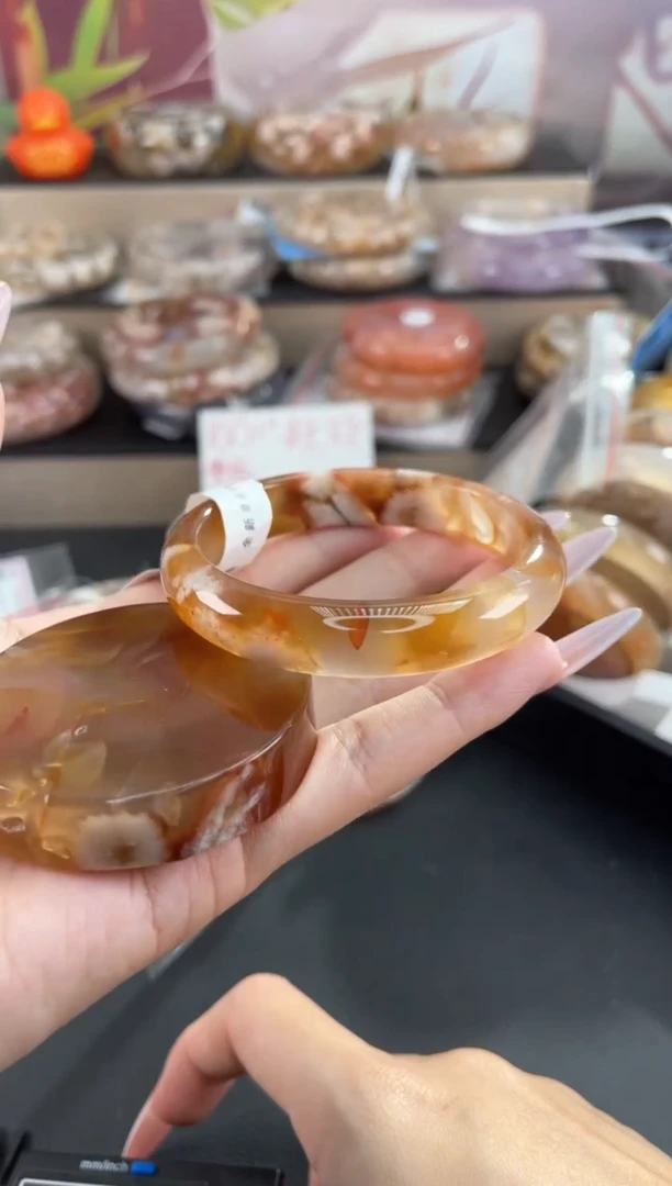 未镶嵌手镯石英质玉56