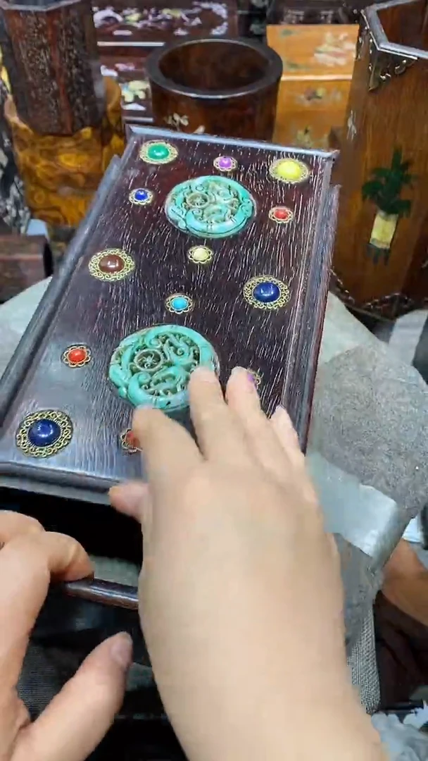 木木雕款盒子一个