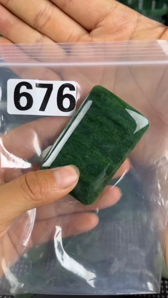 和田玉未镶嵌珠宝半成品牌子