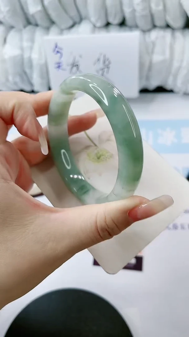 【闪购商品】石英质玉手镯未镶嵌多样性发货V441