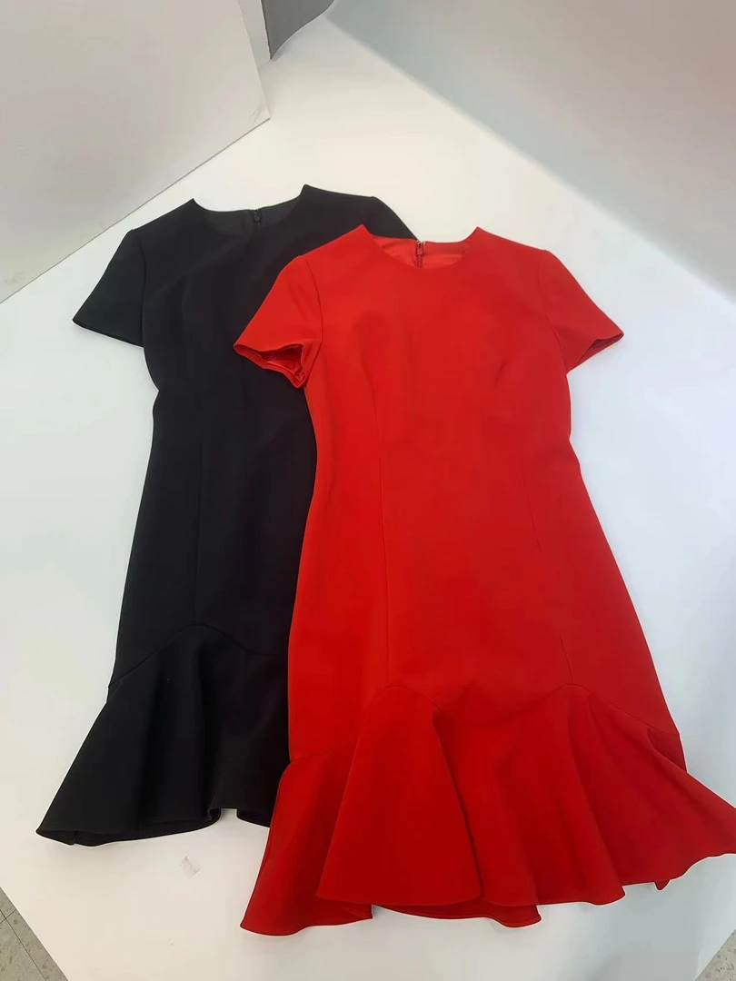 慕溢-607黑红双色短袖连衣裙