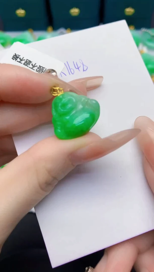 颈饰18K金镶嵌翡翠缅甸天然翡翠A货