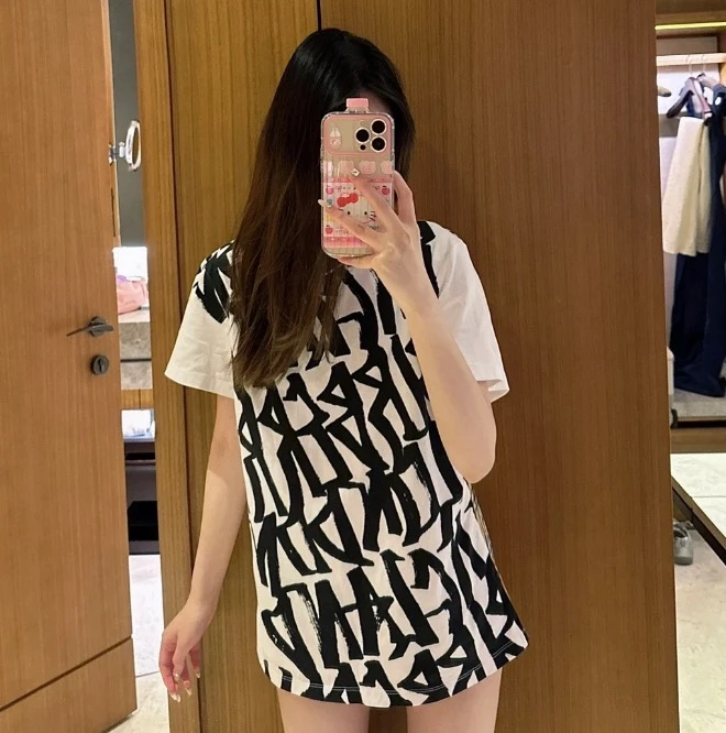 99新 BURBERRY/博柏利  IM0306  字母涂鸦格纹拼接短袖 S码