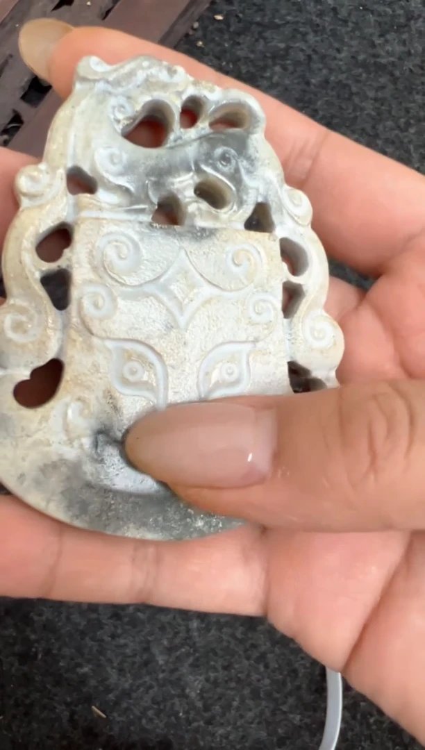 未镶嵌和田玉挂件手工，手绘，瓷器1
