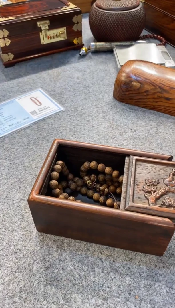 花梨木类盒子+手串