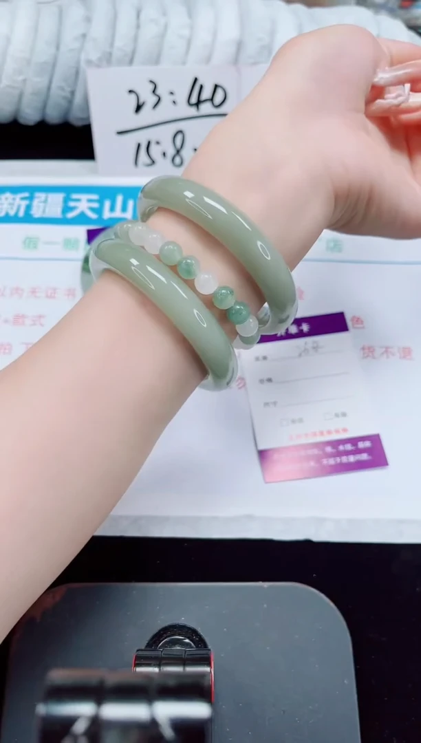 未镶嵌手镯石英质玉268-61/62