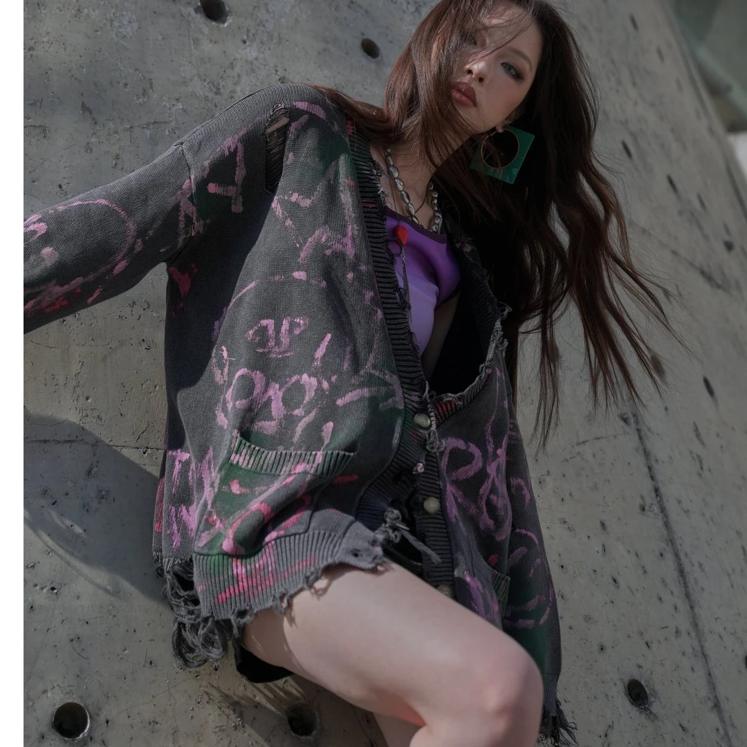 LY5080#R.D 彩绘字母V领针织休闲百搭外套