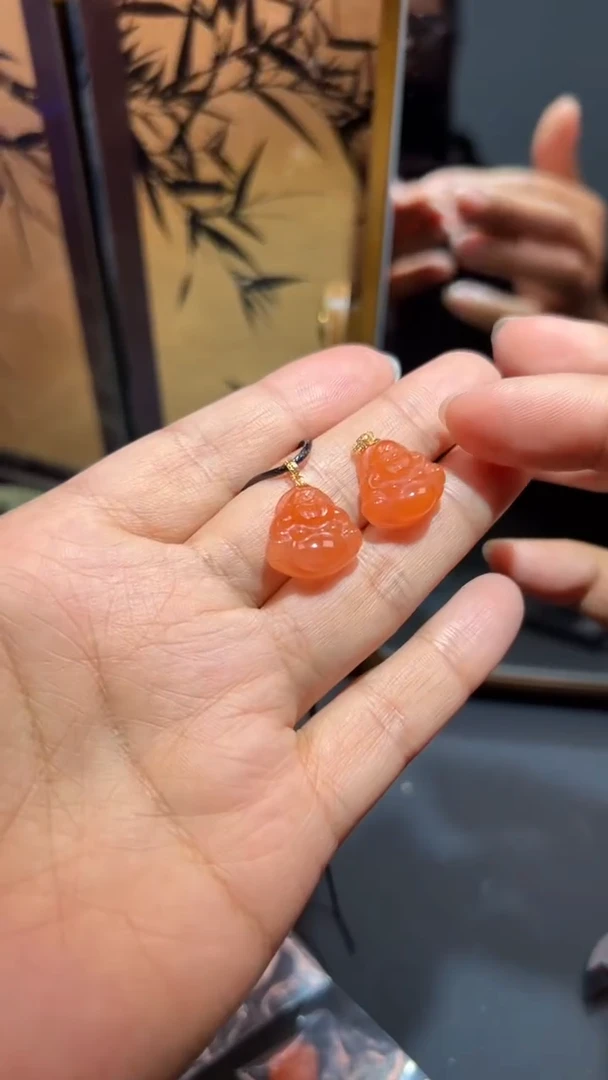 【闪购商品】玛瑙/玉髓颈饰18K金镶嵌1随机多样性发一