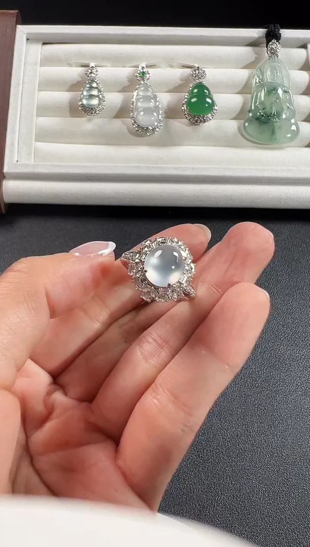 18K金镶嵌戒指翡翠KYZ1219-001