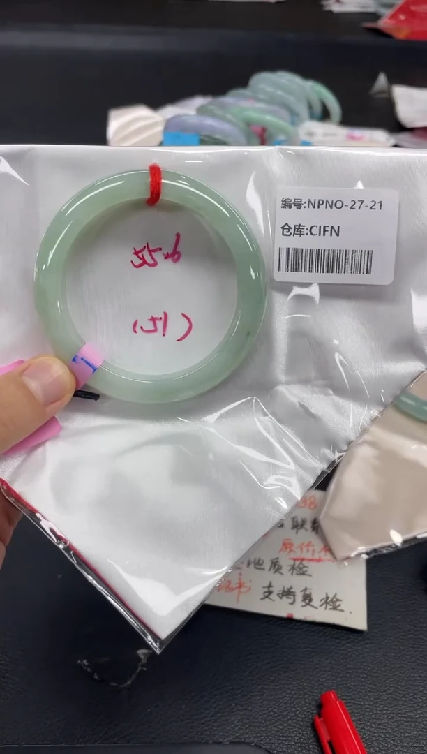 未镶嵌手镯翡翠翡翠手镯