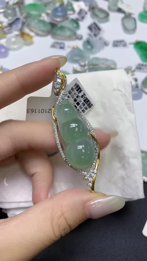 颈饰未镶嵌翡翠天然缅甸翡翠A货百元以上9元证书费自理