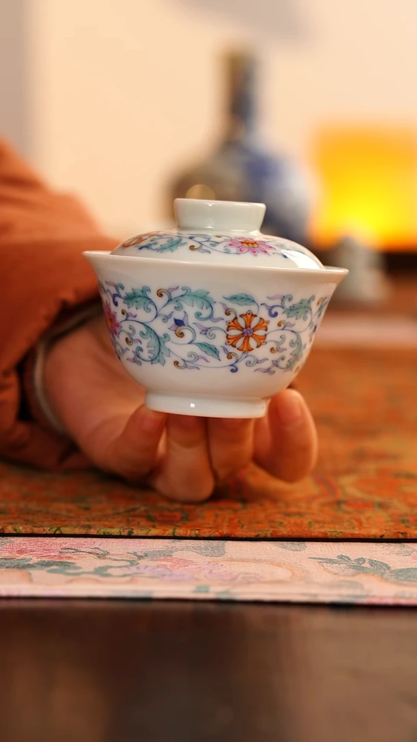 【闪购商品】望玉斗彩缠枝莲盖碗