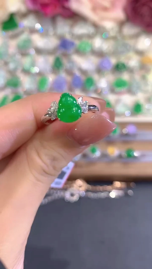 18K金镶嵌戒指翡翠a158