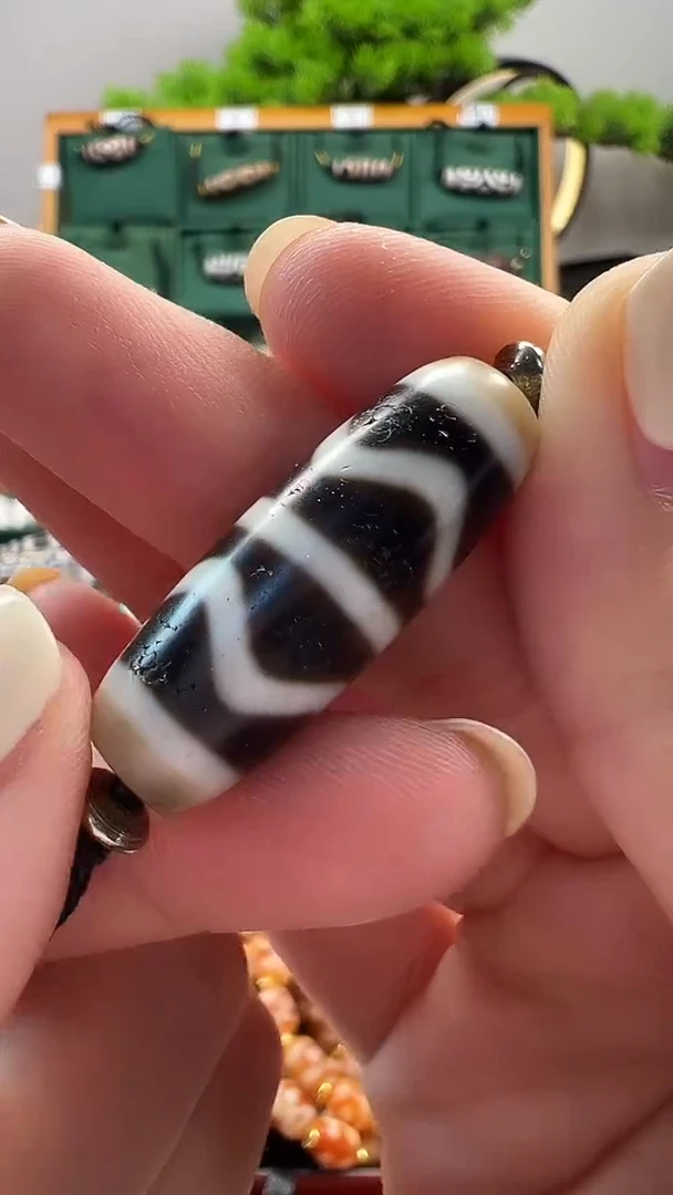 玛瑙/玉髓（覆膜）颈饰未镶嵌3.（微瑕）