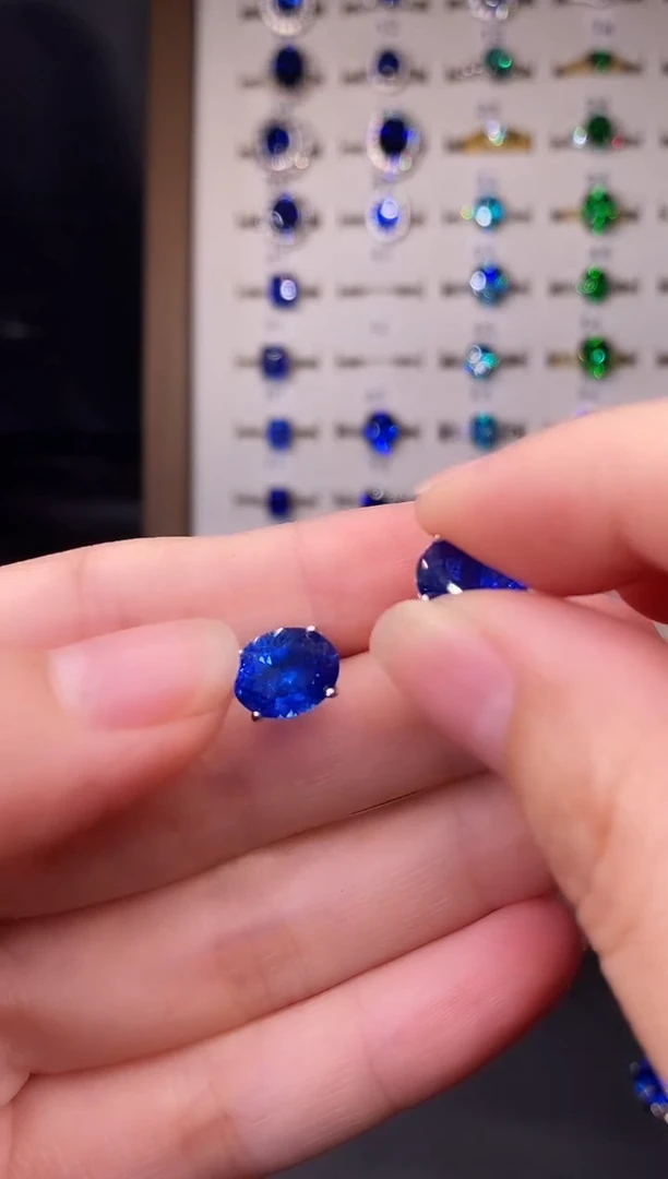 6克拉蓝宝石（处理）欧美风戒指