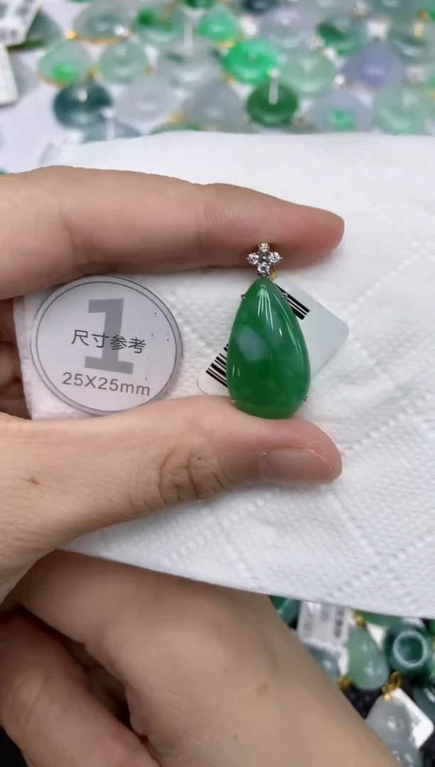 颈饰18K金镶嵌翡翠11111111