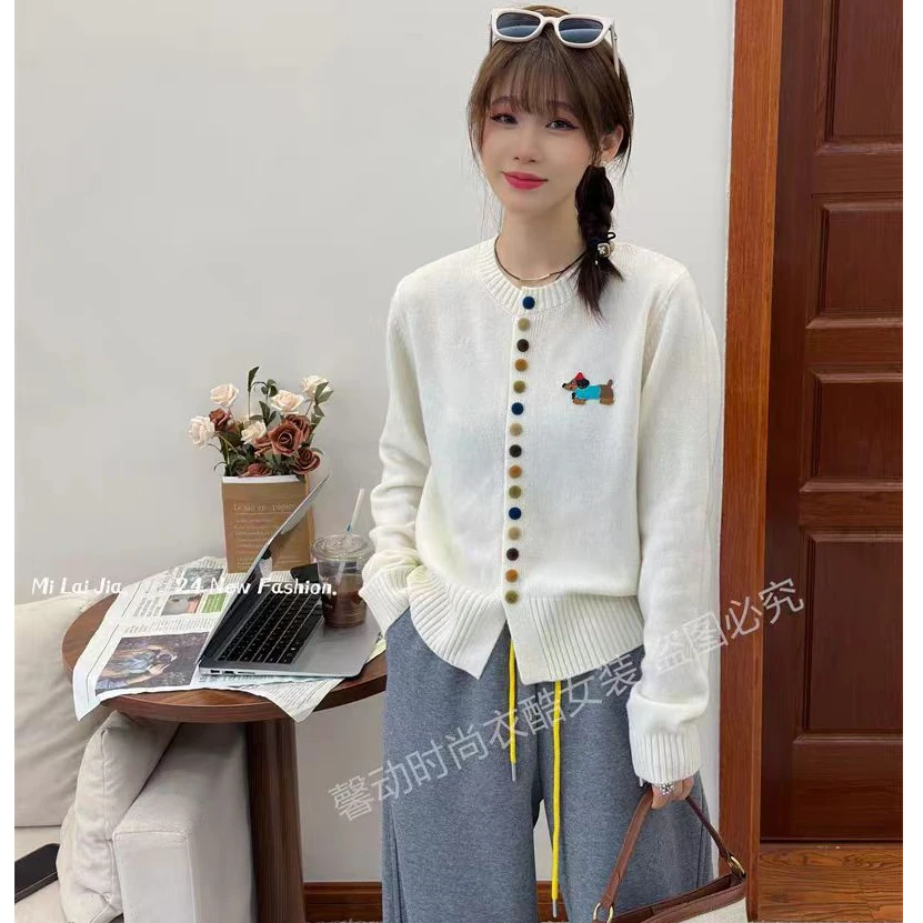 女装贴绣彩色扣针织开衫秋冬新款长袖上衣减龄毛衣外套