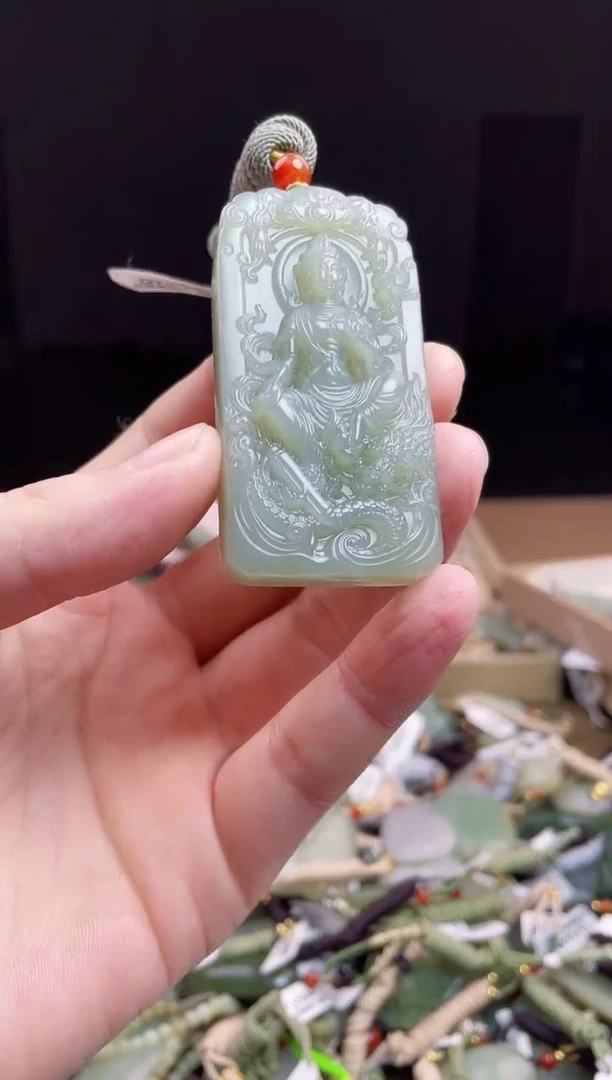 颈饰未镶嵌和田玉1