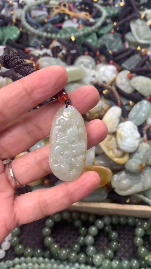 【闪购商品】和田玉颈饰未镶嵌多样性发货没有证书拍一发一有瑕