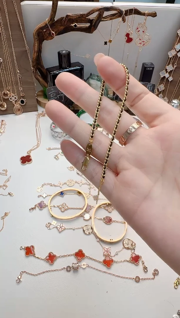 瓷片彧贤聚宝阁亭亭店