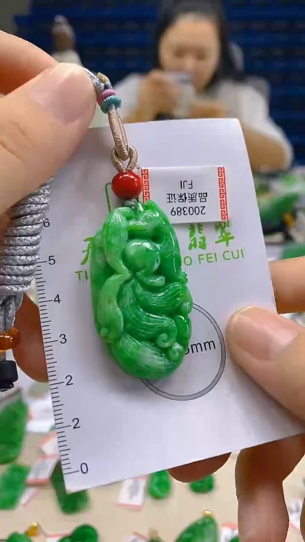 翡翠未镶嵌颈饰新号开播 全场乱卖