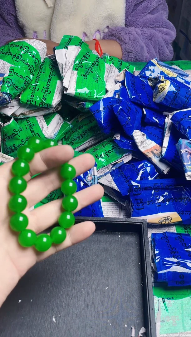 强子收货--所见即所得--多样性发货--DW185绿手串