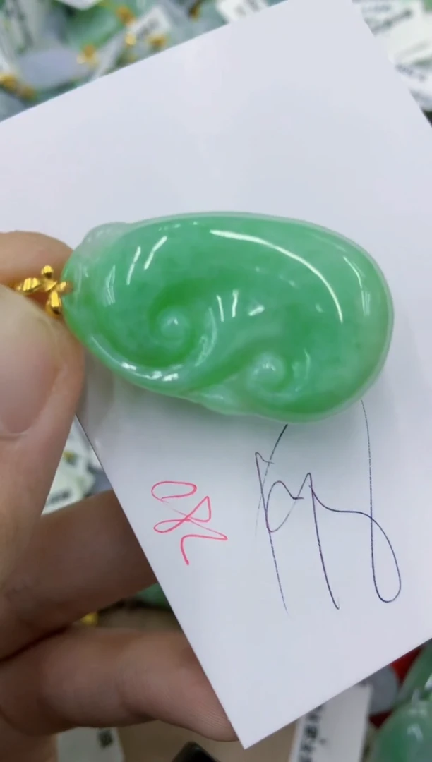 颈饰18K金镶嵌翡翠1111111111111