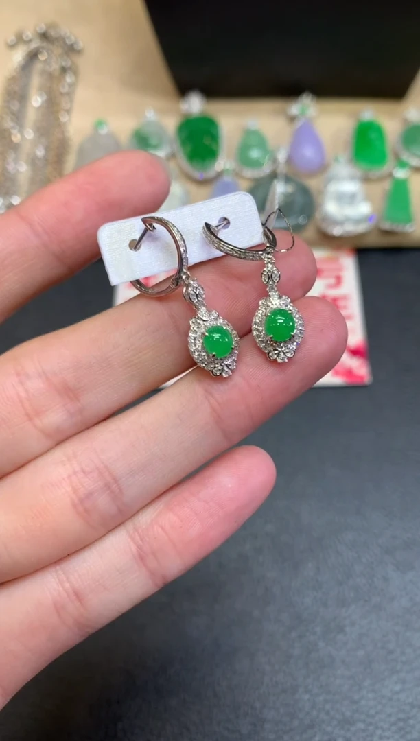 【闪购商品】翡翠耳饰18K金镶嵌蛋面【无服务费】