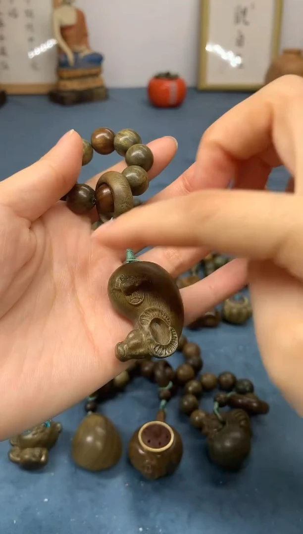 【闪购商品】维腊木（绿檀）把件数你牛 盘玩件