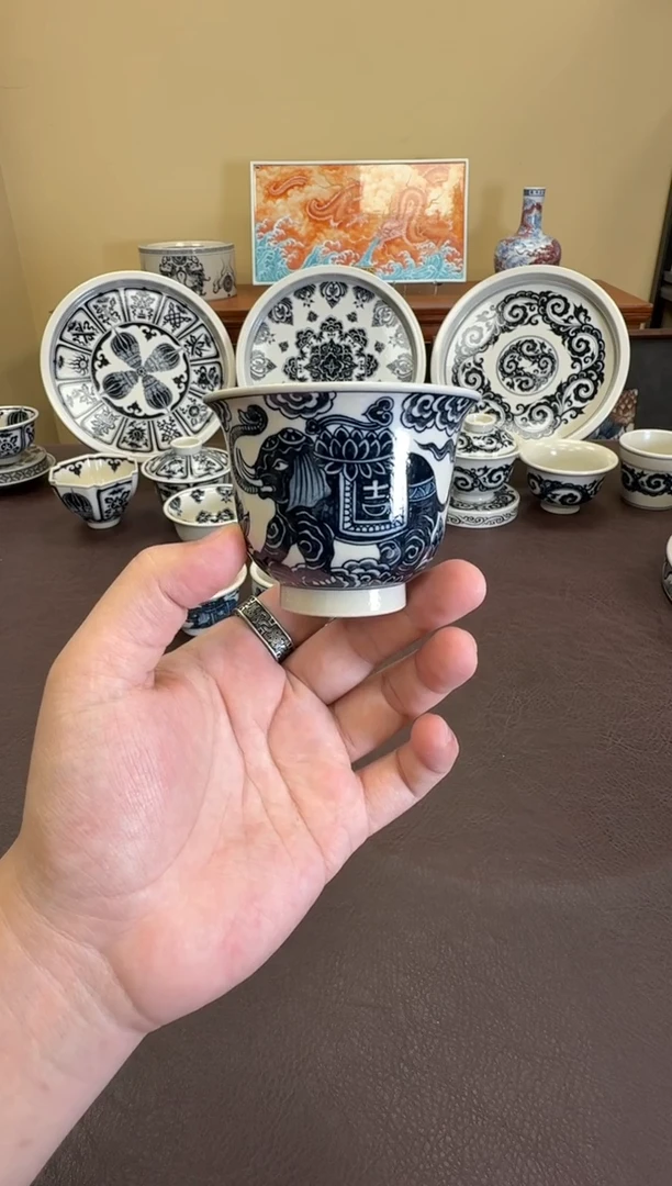 二号釉大象纹铃铛杯