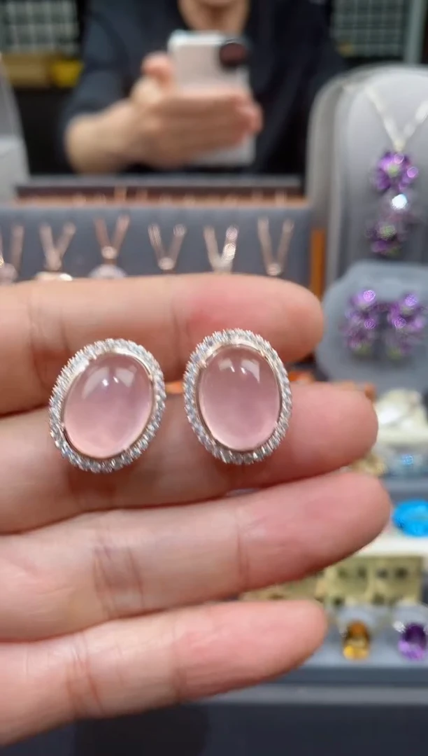 【闪购商品】芙蓉石耳钉银S925镶嵌芙蓉石耳钉