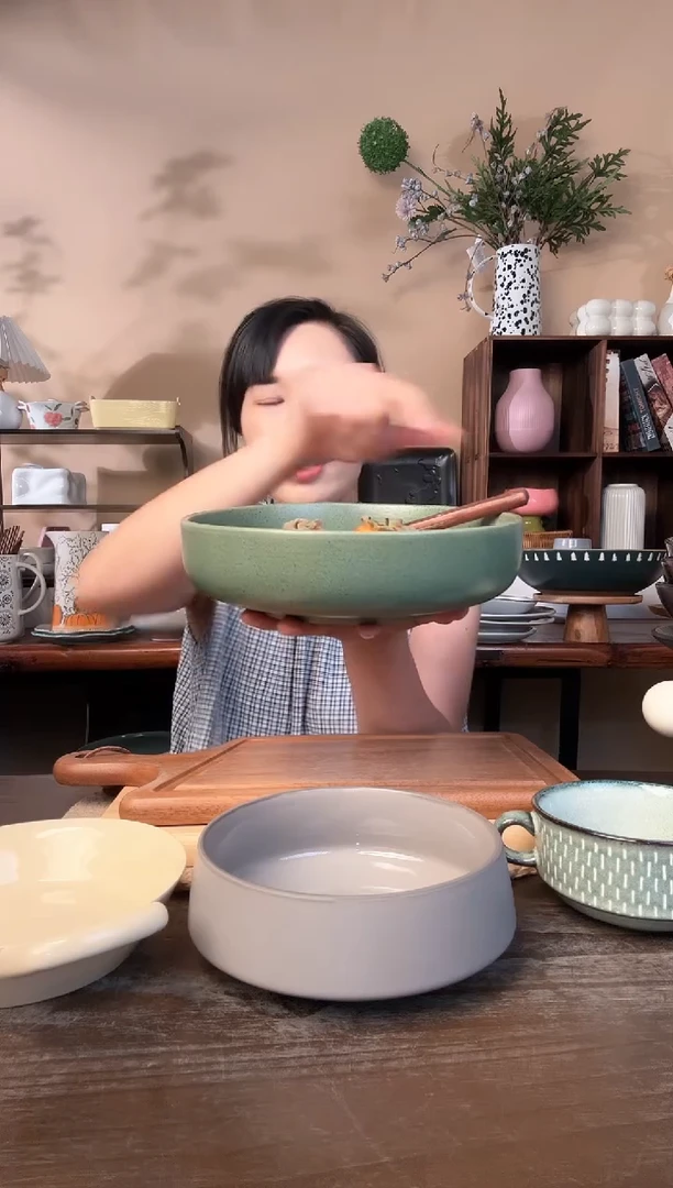 8.8英寸窑变绿麻点深盘微瑕