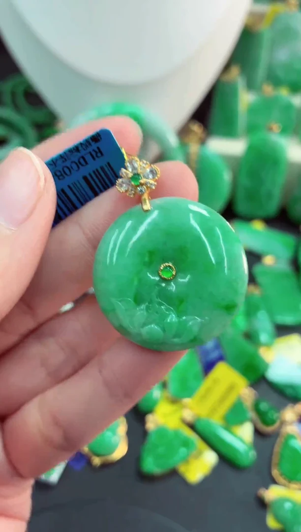 吊坠(不含链)未镶嵌翡翠天然缅甸翡翠A货