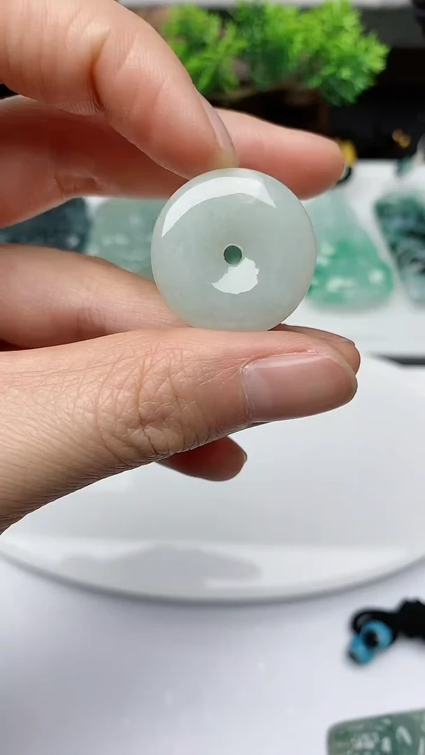 【闪购商品】翡翠颈饰未镶嵌