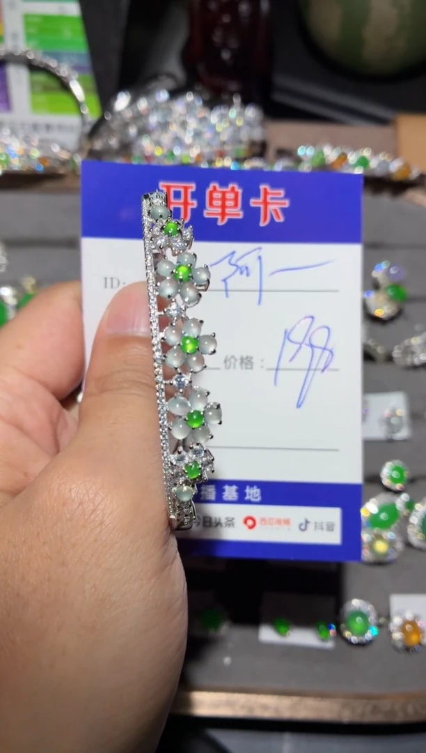 颈饰银S925镶嵌翡翠～*丽阿丽