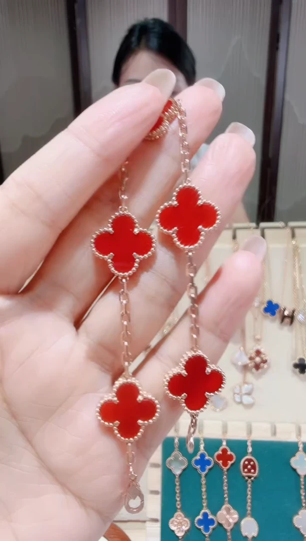 18K金镶嵌手链玛瑙/玉髓手链