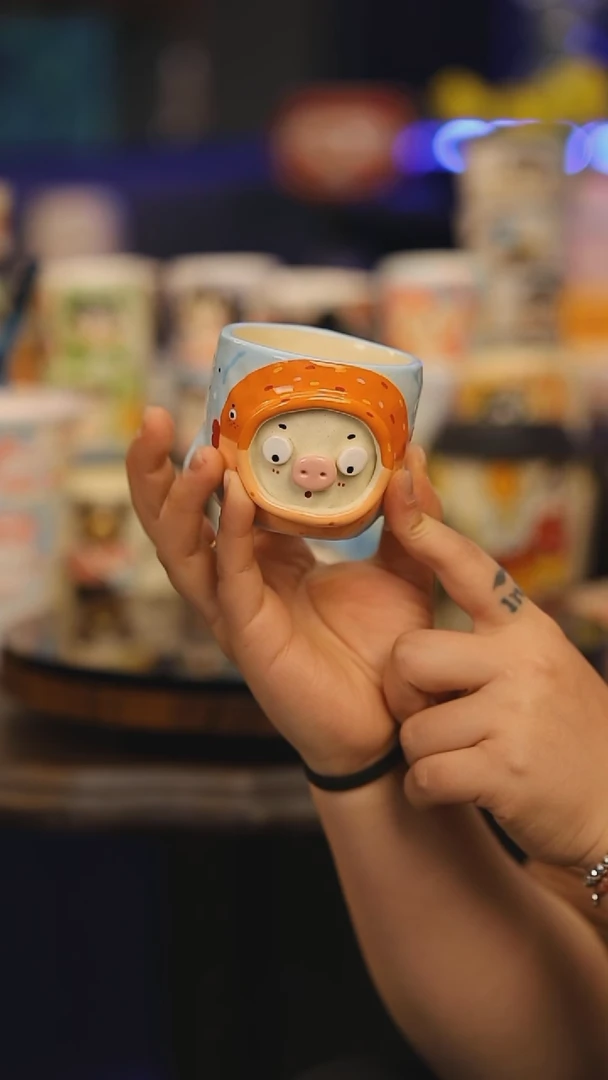 【闪购商品】摆件景德镇釉下彩绘设计师款式陶瓷