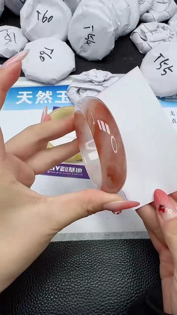 【闪购商品】石英质玉手镯未镶嵌600