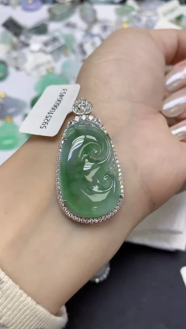 颈饰未镶嵌翡翠天然缅甸翡翠A货多样性发一件