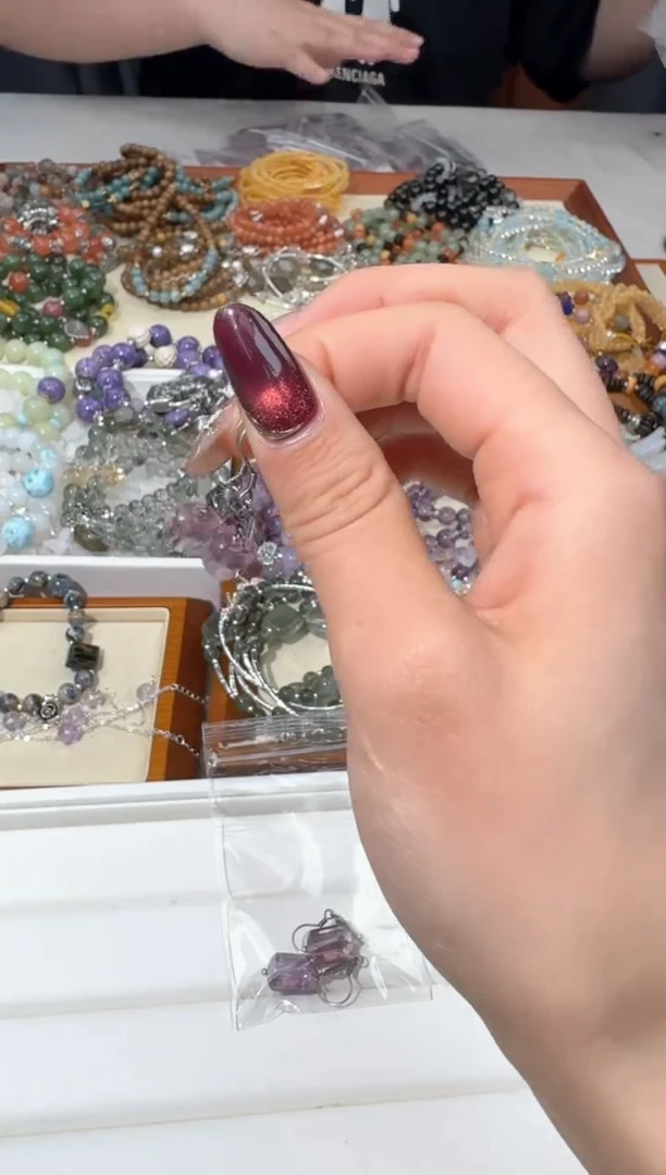 【闪购商品】水晶手链银S925镶嵌B014紫水随行耳钩款