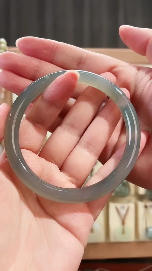 手镯玛瑙/玉髓未镶嵌俏***觉玉髓手镯