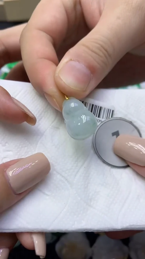 颈饰未镶嵌翡翠天然缅甸翡翠A货