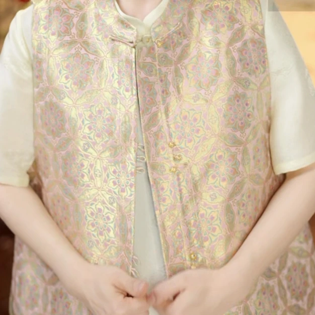 洋  新中式风桑蚕丝 宋锦宝相花马甲 24739