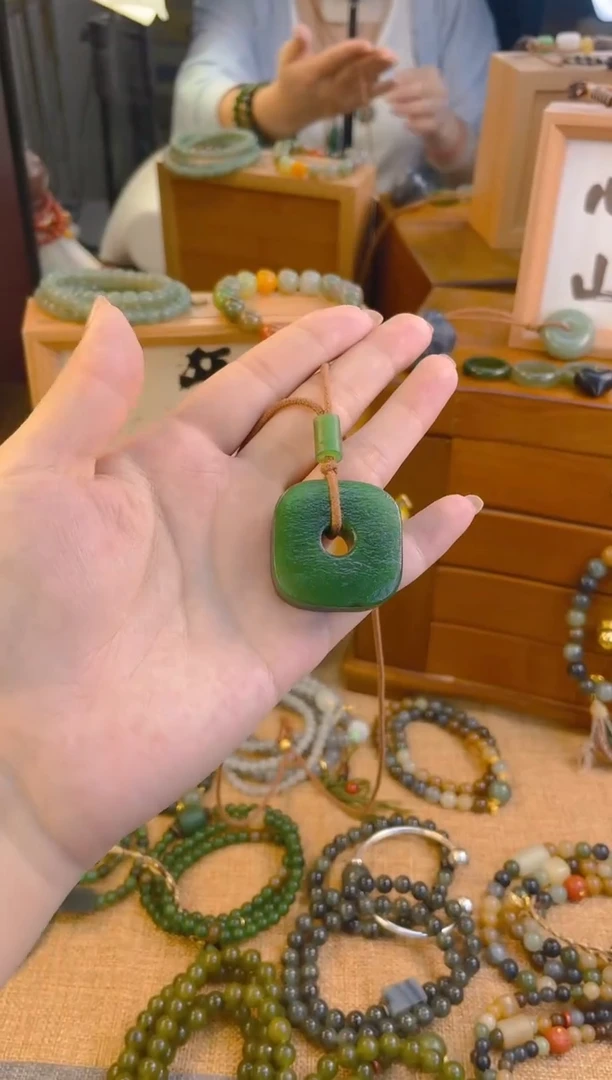 手链未镶嵌和田玉碧玉方扣