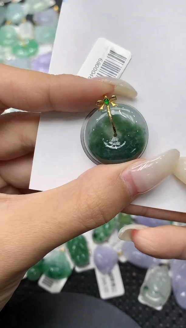 颈饰18K金镶嵌翡翠11111111111