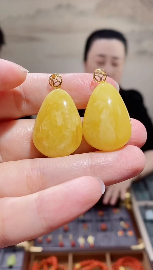 蜜蜡吊坠(不含链)18K金镶嵌多样性发货发其一