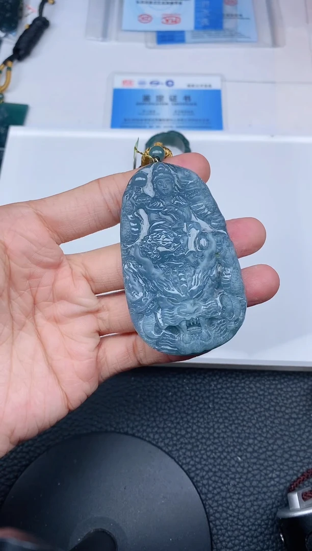 颈饰未镶嵌翡翠